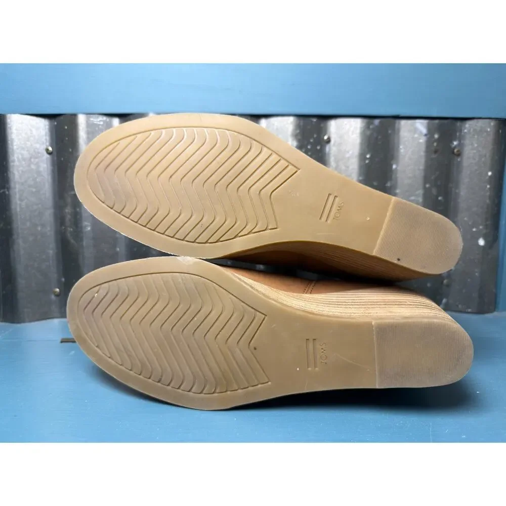 TOMS Kallie Wedge Ankle Bootie Size 8 Tan Oiled Leather Nubuck Slip-On Cutout